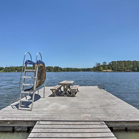 House With Dock And Slide Situated On Lake Sinclair! Sparta Buitenkant foto