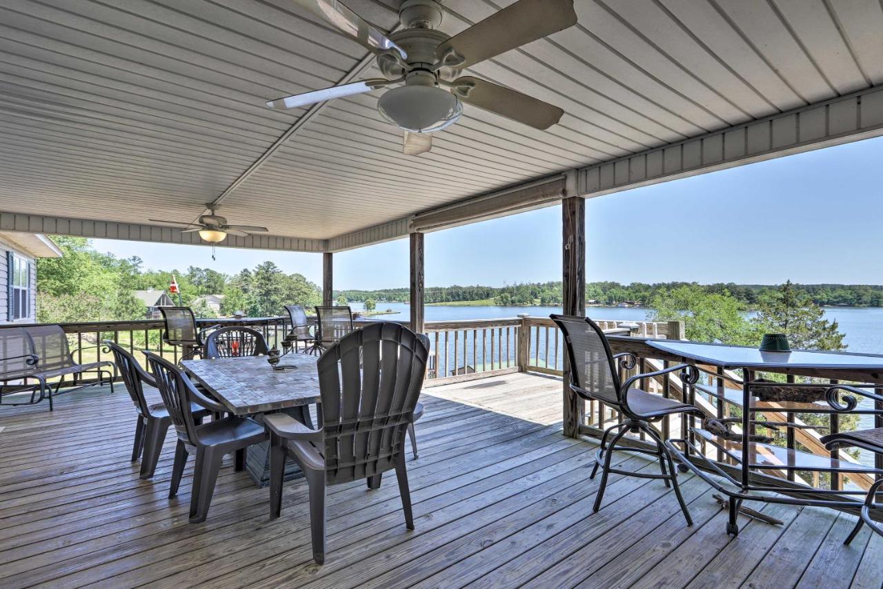 House With Dock And Slide Situated On Lake Sinclair! Sparta Buitenkant foto