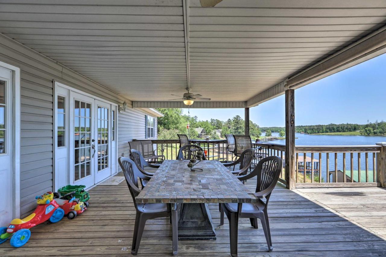 House With Dock And Slide Situated On Lake Sinclair! Sparta Buitenkant foto