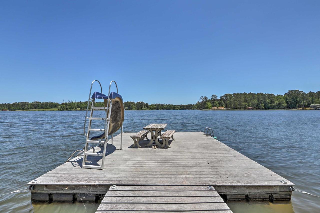 House With Dock And Slide Situated On Lake Sinclair! Sparta Buitenkant foto
